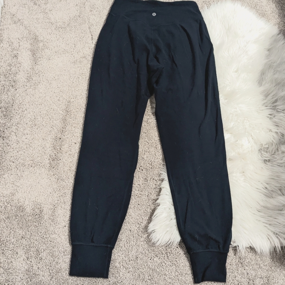 Lululemon Joggers, Navy blue, size 6, gently used